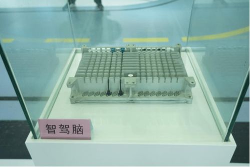 长沙网络安全与智能制造大会开幕，行深智能携“无人车家族”震撼亮相，展现智能控制系统集成新高度